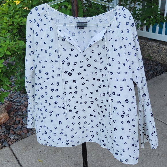 Belldini Tops - Belldini size Large boho Navy & white Cheetah print bell sleeve V Neck blouse
